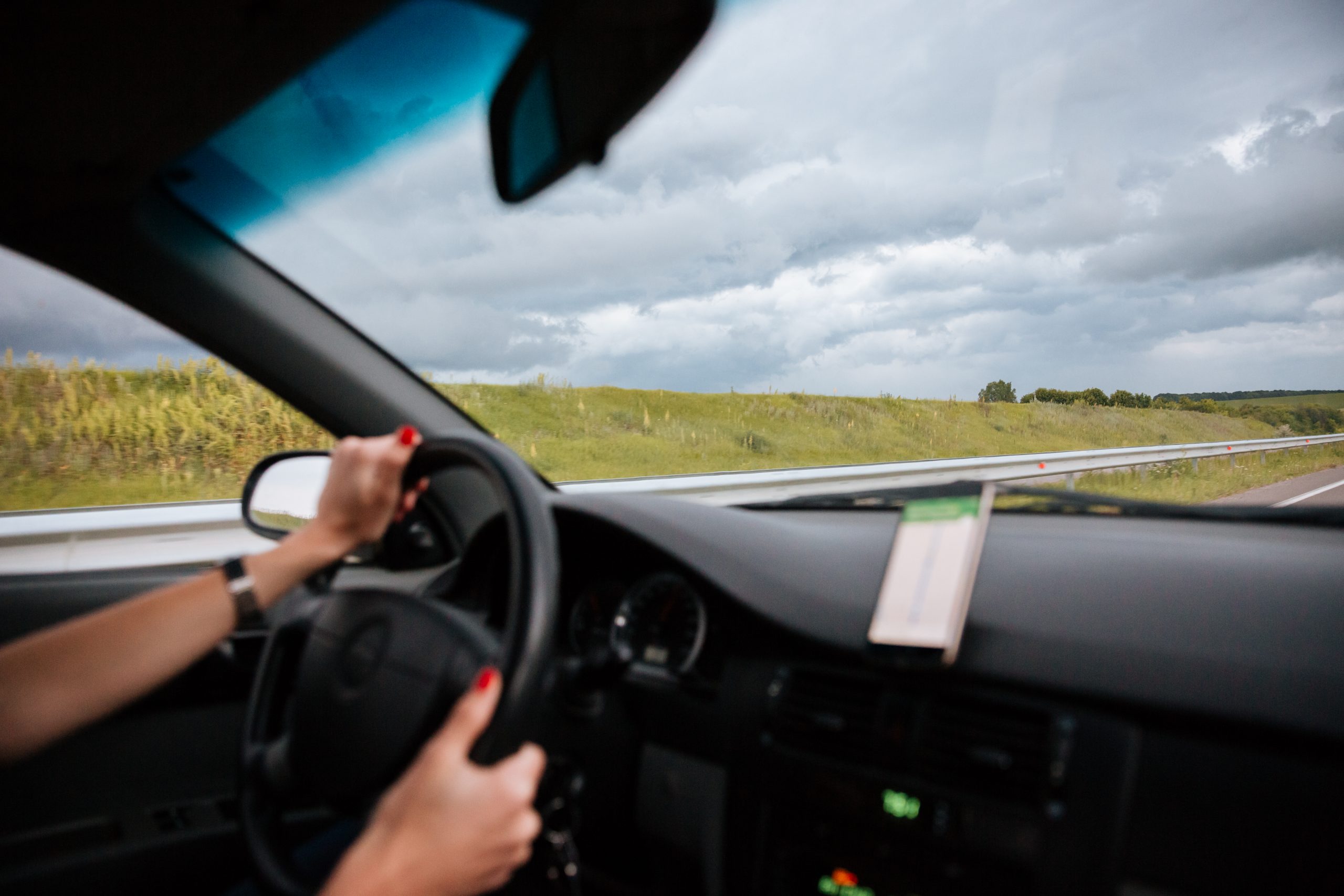 4 Ways to Stay Safe on Long Road Trips