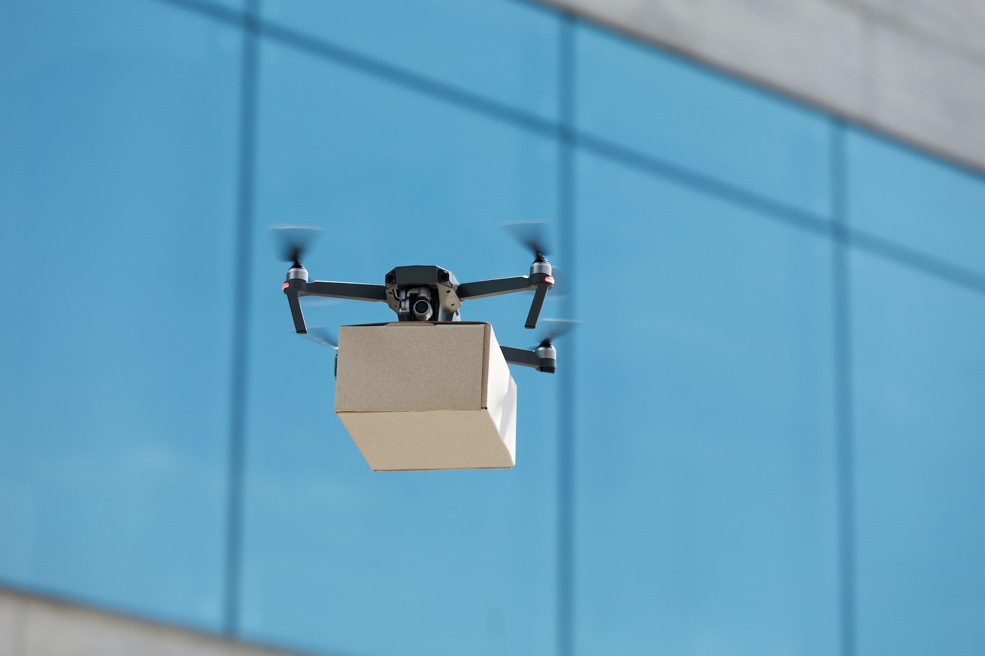 The Advantages of Using Drones in Moving: Exploring Efficiency, Cost Savings, & Professionalism