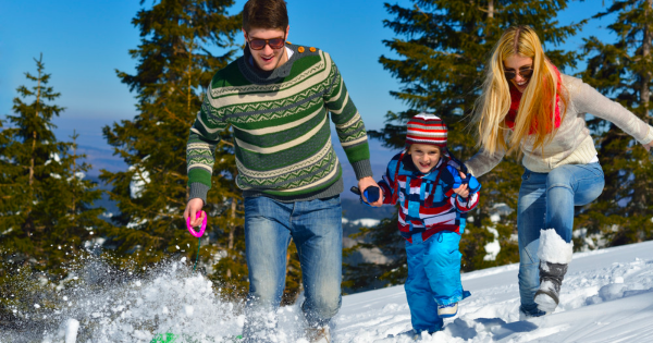4 Reasons to Rent a Winter Vacation Home for a Family Trip